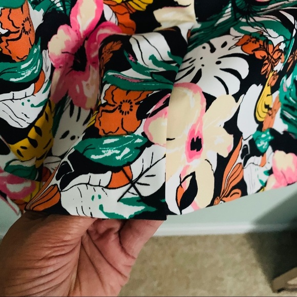 LaneBryant Tropical Scuba Pencil Skirt NWT Size 26 - Picture 6 of 7